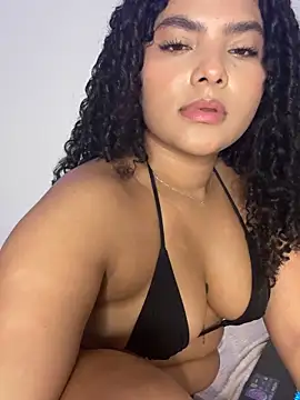 Snapshot of Abril-Ricci chatting on May 21, 2:29 am Abril-Ricci online show from May 21, 2:29 am