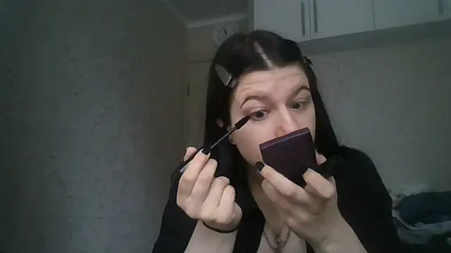 Snapshot of GrayceDeclet chatting on June 17, 4:15 am GrayceDeclet online show from June 17, 4:15 am
