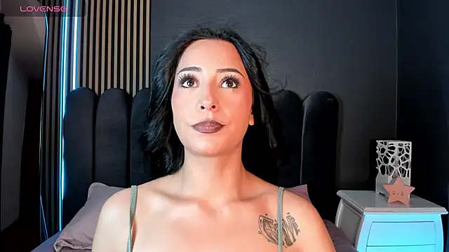 Snapshot of emy_fg chatting on July 7, 7:07 pm emy fg online show from July 7, 7:07 pm