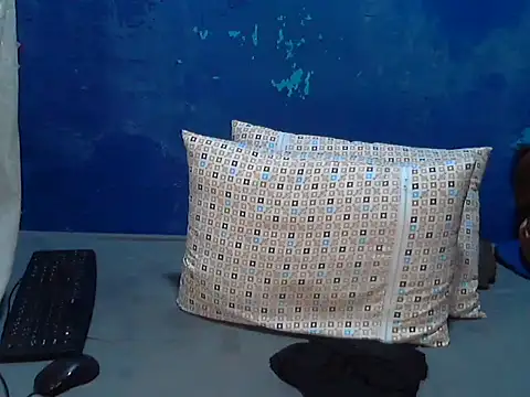 hotchilimom online show from February 11, 5:23 am