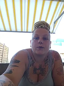Snapshot of Lady_Peggi chatting on June 25, 8:30 am Lady Peggi online show from June 25, 8:30 am