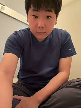 YuuYuu 010 online show from May 8, 11:54 pm