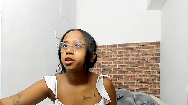Snapshot of wizarpamela chatting on July 15, 4:23 pm wizarpamela online show from July 15, 4:23 pm