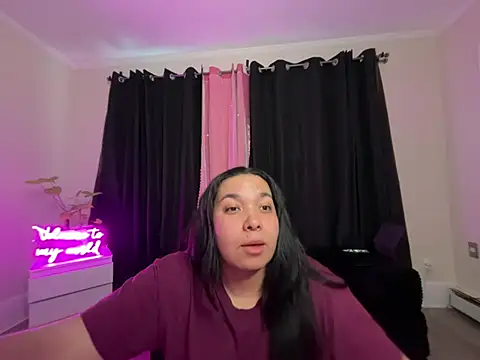 ValenLux online show from May 12, 2:25 pm