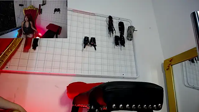 Snapshot of Aiiko_Domme chatting on May 16, 7:01 pm Aiiko Domme online show from May 16, 7:01 pm