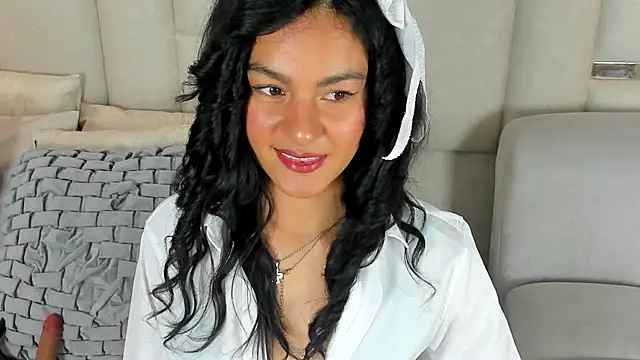 Snapshot of Violet_vyx chatting on May 16, 4:31 am Violet vyx online show from May 16, 4:31 am
