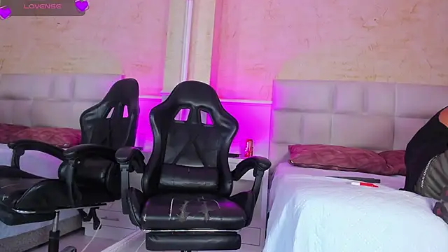 BritneyAndMaleth online show from May 26, 1:34 am