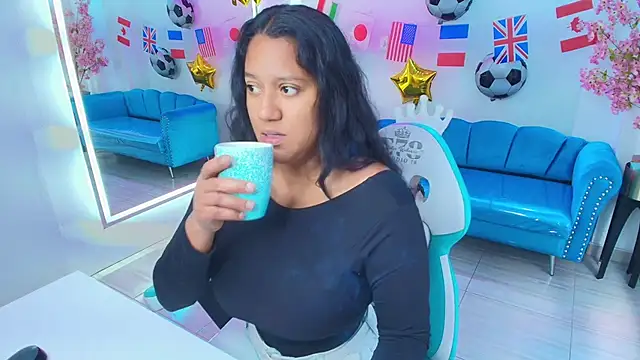 Snapshot of Isabella_rows chatting on June 27, 7:41 pm Isabella rows online show from June 27, 7:41 pm
