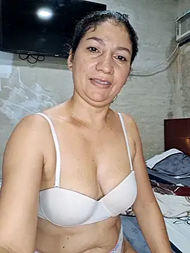 Snapshot of Rosa1079 chatting on May 18, 4:07 am Rosa1079 online show from May 18, 4:07 am