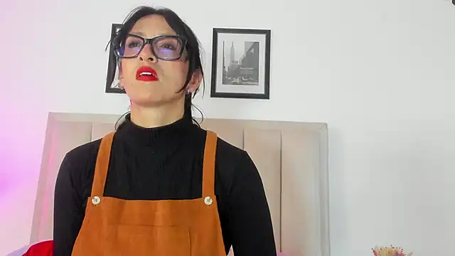 ZarayFeet online show from May 24, 4:01 pm
