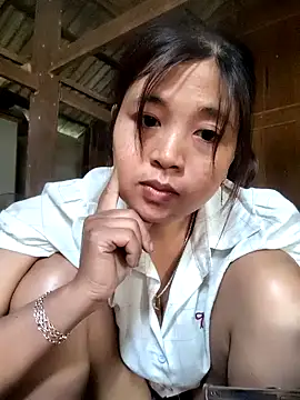 Tryphena online show from May 5, 2:41 am