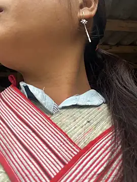 Snapshot of Tryphena chatting on May 7, 11:54 pm Tryphena online show from May 7, 11:54 pm