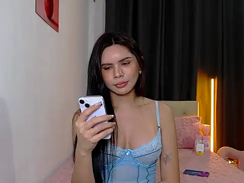 Snapshot of Alexandra_Kenn chatting on June 10, 9:52 am Alexandra Kenn online show from June 10, 9:52 am