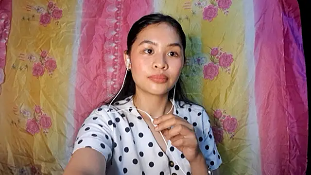 IlseHouskeeper online show from May 8, 2:33 pm