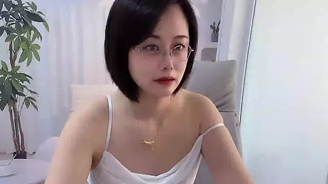 Snapshot of Naomi_Z chatting on June 1, 11:39 pm Naomi Z online show from June 1, 11:39 pm