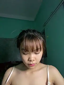 Snapshot of Cry_sexy chatting on June 4, 9:10 pm Cry sexy online show from June 4, 9:10 pm