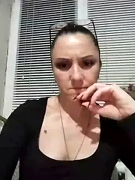 Snapshot of MillaMia45 chatting on May 17, 7:21 pm MillaMia45 online show from May 17, 7:21 pm