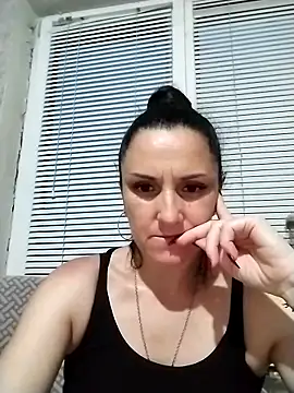 Snapshot of MillaMia45 chatting on May 23, 5:50 pm MillaMia45 online show from May 23, 5:50 pm