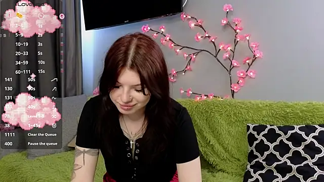 Snapshot of AwareAnoxia chatting on June 27, 9:25 am AwareAnoxia online show from June 27, 9:25 am