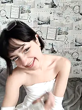 Snapshot of zyranoct chatting on May 27, 10:12 am zyranoct online show from May 27, 10:12 am