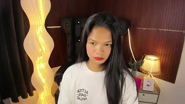 Snapshot of Naya_Hilton chatting on May 30, 7:00 pm Naya Hilton online show from May 30, 7:00 pm
