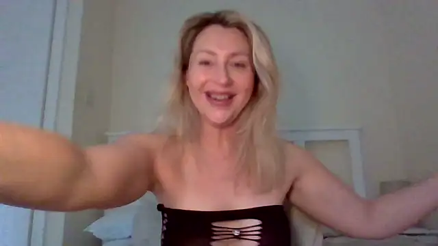 Babe blond online show from June 3, 8:06 am