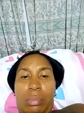 Snapshot of dulcechocolate chatting on May 9, 3:56 am dulcechocolate online show from May 9, 3:56 am