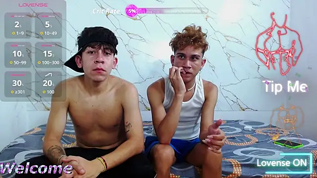 Snapshot of wild_boys_zs chatting on June 17, 5:10 am wild boys zs online show from June 17, 5:10 am