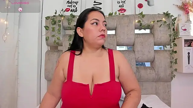 Snapshot of EmmyBellamy chatting on June 10, 12:37 pm EmmyBellamy online show from June 10, 12:37 pm