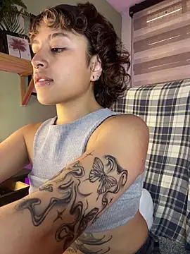 Snapshot of Lusiana__ chatting on May 14, 12:23 pm Lusiana online show from May 14, 12:23 pm