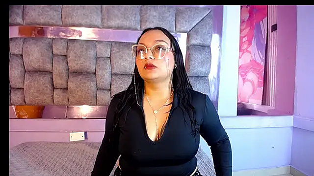 Amber Scott 7 online show from May 6, 8:14 pm