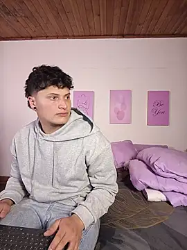 Wildseductor1 online show from June 9, 9:26 pm