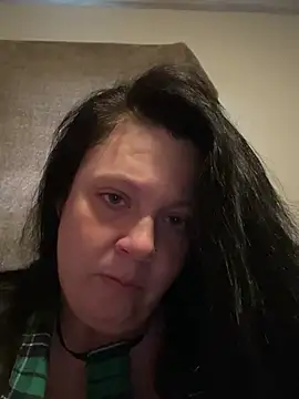 Snapshot of blueeyez1987 chatting on May 24, 1:27 pm blueeyez1987 online show from May 24, 1:27 pm