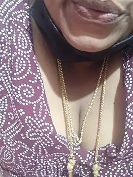 Snapshot of tamilkavitha123 chatting on June 17, 7:11 am tamilkavitha123 online show from June 17, 7:11 am