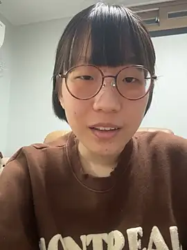 Snapshot of gumi5 chatting on May 10, 8:52 am gumi5 online show from May 10, 8:52 am
