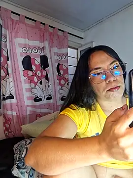 Snapshot of ZoeMorettii chatting on June 17, 9:05 pm ZoeMorettii online show from June 17, 9:05 pm