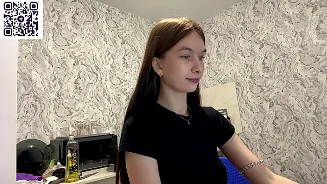 HinaDesire online show from June 6, 8:24 pm