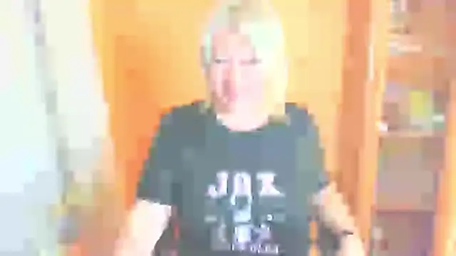 Snapshot of MollyyJoyy chatting on June 2, 8:55 pm MollyyJoyy online show from June 2, 8:55 pm