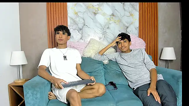 Snapshot of BOUL_GUYS chatting on June 14, 1:14 am BOUL GUYS online show from June 14, 1:14 am