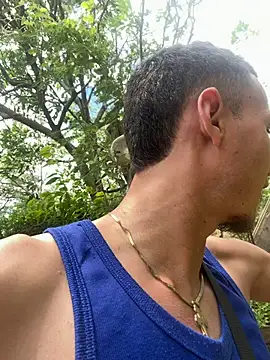 Snapshot of friends_lust_latin chatting on July 14, 4:23 pm friends lust latin online show from July 14, 4:23 pm