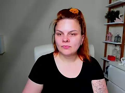 Snapshot of GingerKitten1 chatting on June 2, 5:31 am GingerKitten1 online show from June 2, 5:31 am