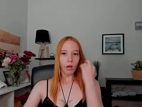 Snapshot of foxSonya chatting on July 8, 6:18 am foxSonya online show from July 8, 6:18 am