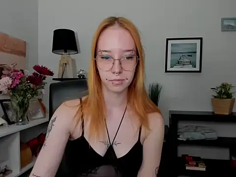 Snapshot of foxSonya chatting on July 10, 5:45 am foxSonya online show from July 10, 5:45 am