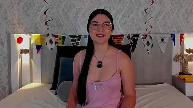 Snapshot of Vaalentina_Lux chatting on June 22, 2:36 pm Vaalentina Lux online show from June 22, 2:36 pm