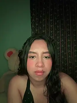 Snapshot of juli_06 chatting on May 10, 5:34 am juli 06 online show from May 10, 5:34 am