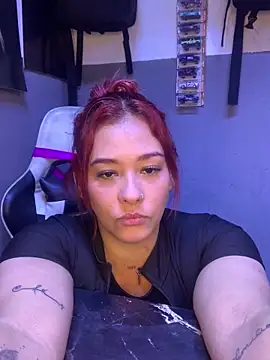 Paola3332 online show from May 10, 1:22 am