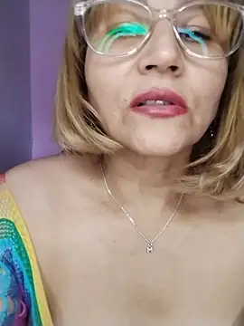 vitaminafranccesca online show from May 13, 7:55 pm