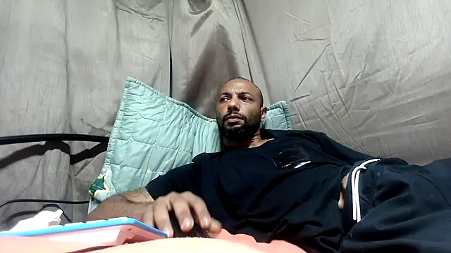 Snapshot of Camodick chatting on April 18, 4:38 am Camodick online show from April 18, 4:38 am