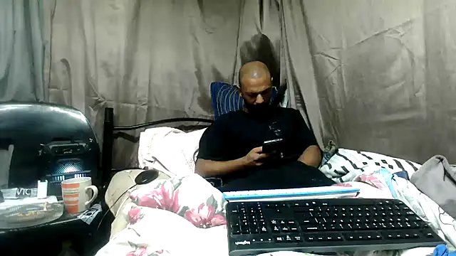 Snapshot of Camodick chatting on April 29, 4:16 am Camodick online show from April 29, 4:16 am