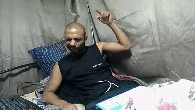 Snapshot of Camodick chatting on April 30, 5:36 am Camodick online show from April 30, 5:36 am